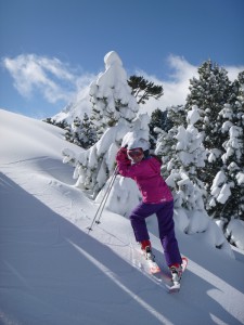 Skiing down to L'oule