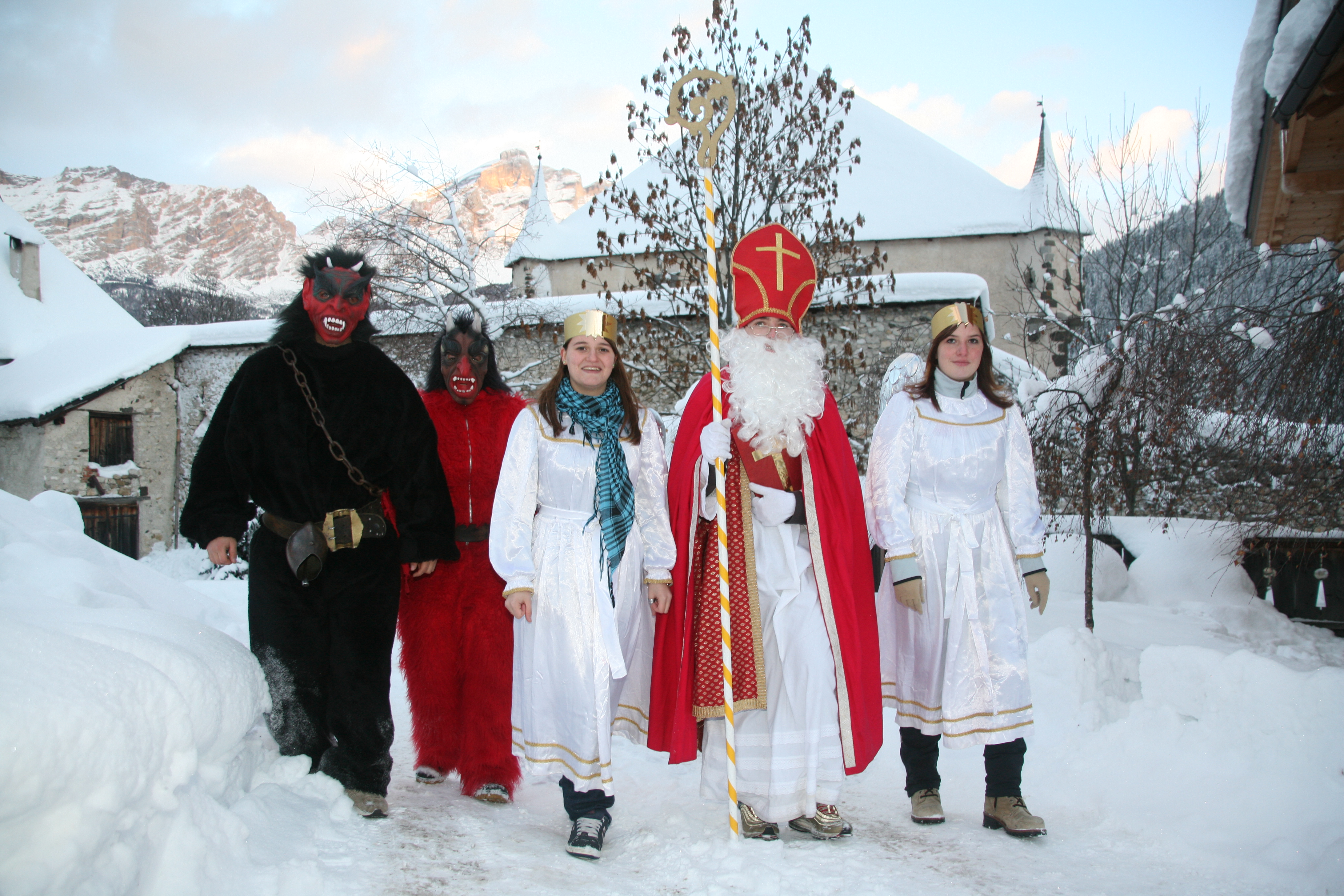 Father Christmas comes early to Alta Badia