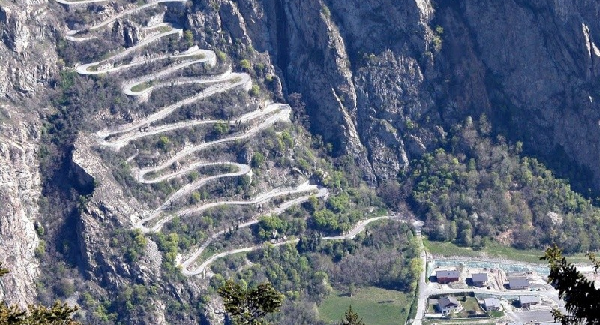 The 21 hairpins of Alpe d’Huez